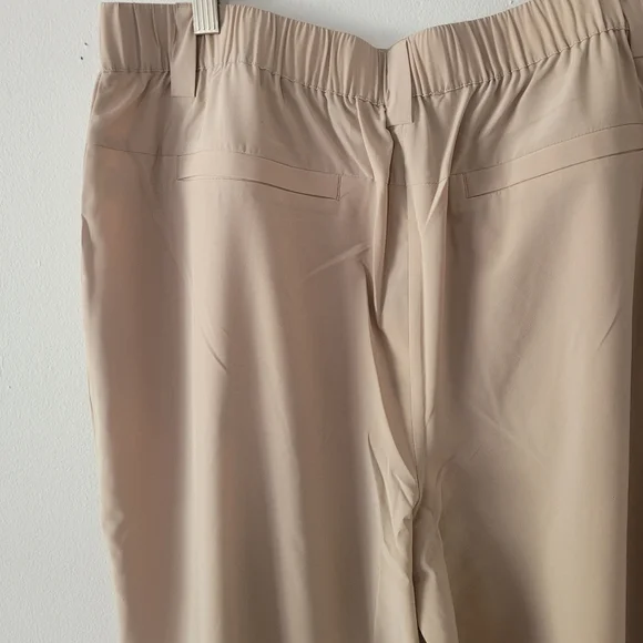 Tilley NWT Tech Slk Womens Wide Leg Tan Pants Size XL Lightweight Wicking - Picture 8 of 11